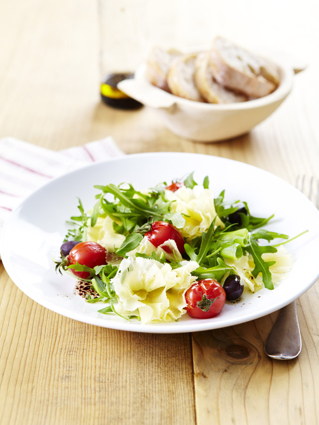 Salade van Tête de Moine AOP met rucola en geroosterde kerstomaten