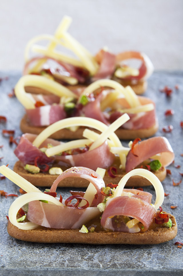 Canapés met speculaas en Gruyère AOP