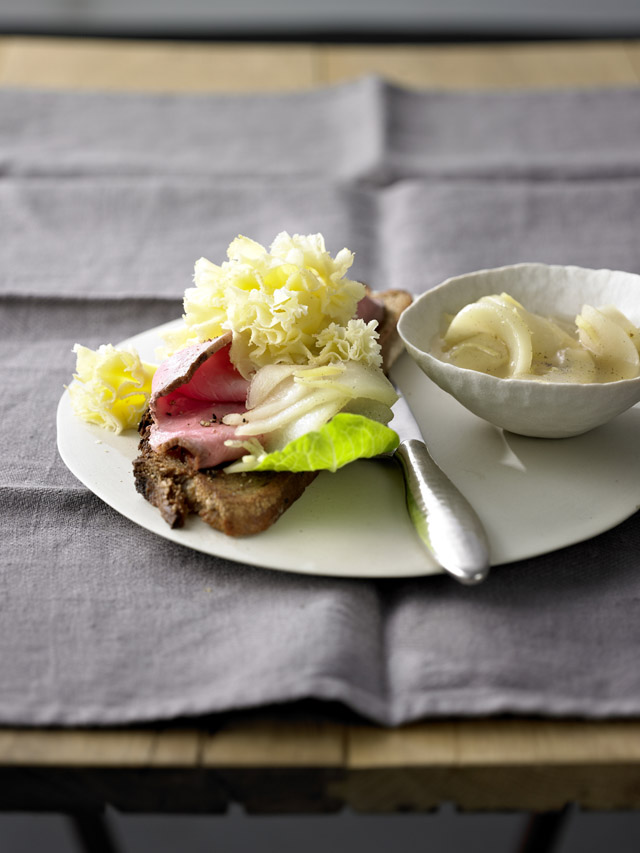 Geroosterd boerenbrood met Tête de Moine AOP