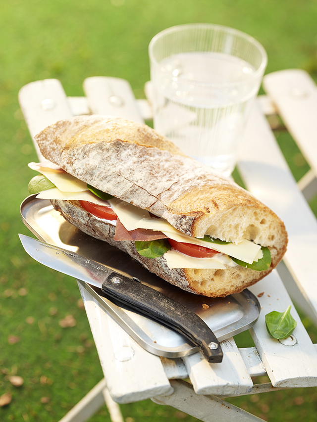 Stokbrood met Le Gruyère AOP en knoflook