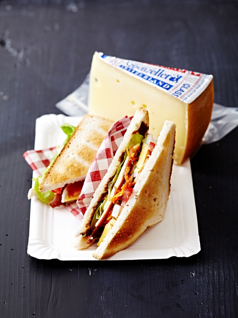 Zwitserse clubsandwich met Appenzeller® en grisonvlees