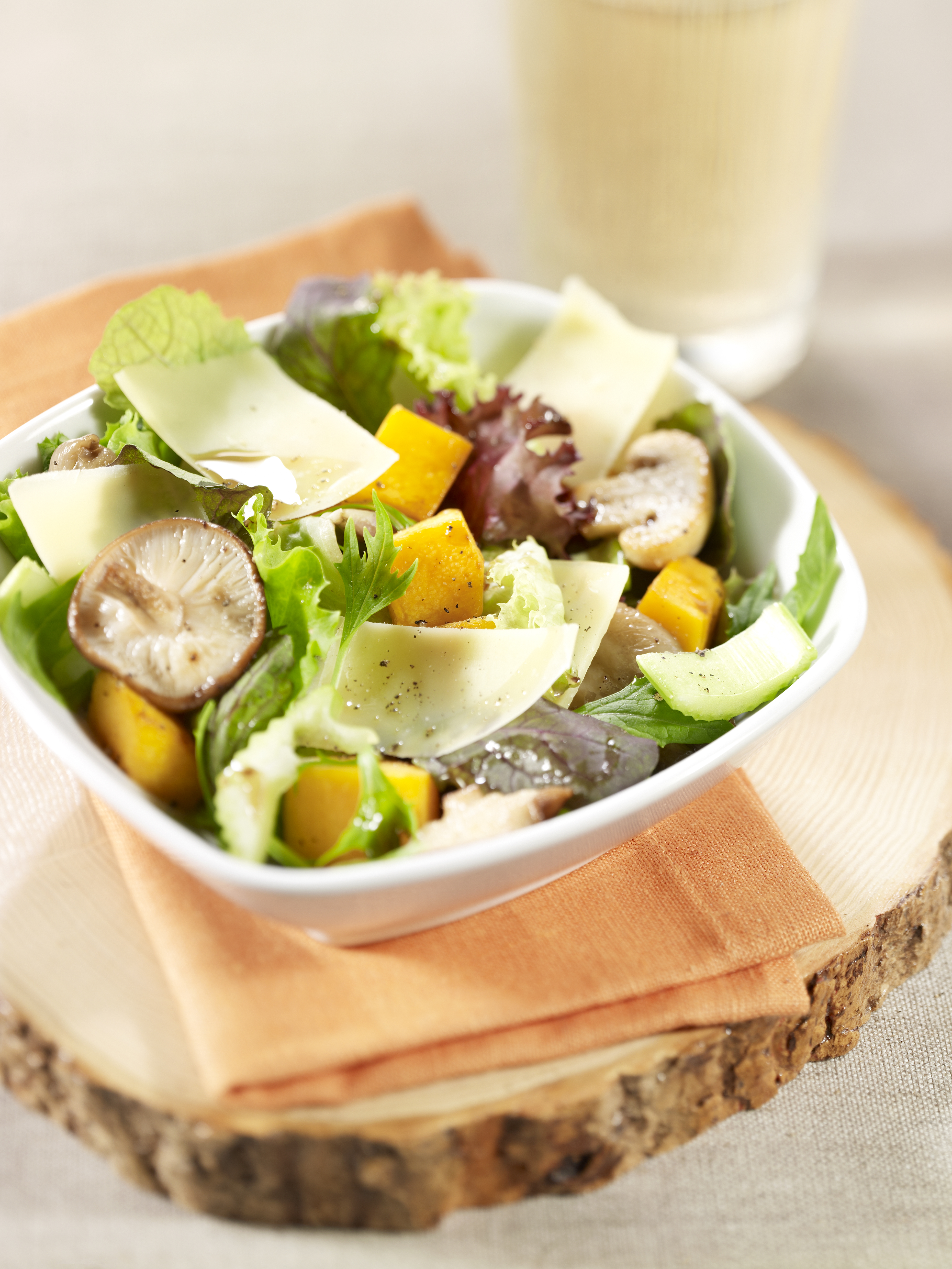 Salade van pompoen met champignons en Gruyère AOP