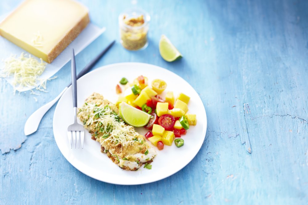 Krokante heilbotfilets met Gruyère AOP Classic en mangosalade