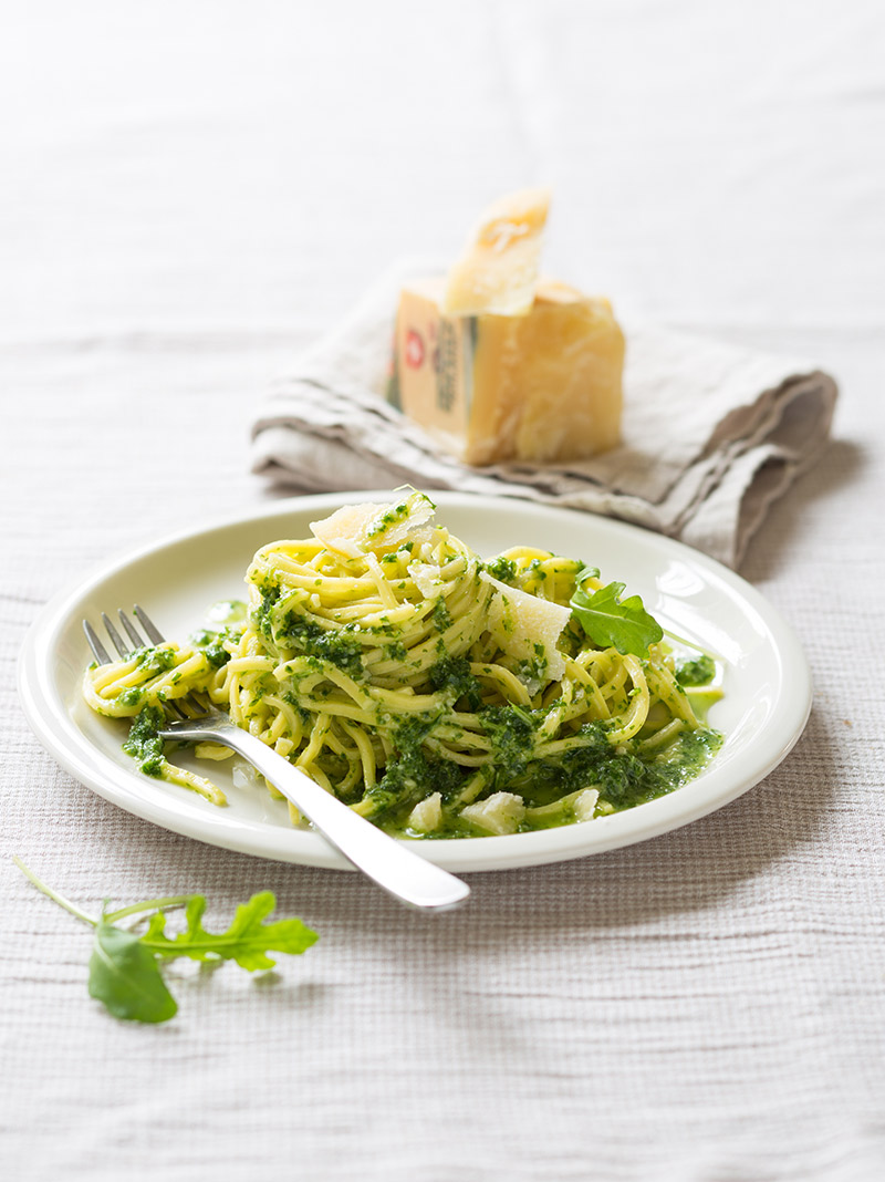 Pasta met pesto van rucola en Sbrinz AOP