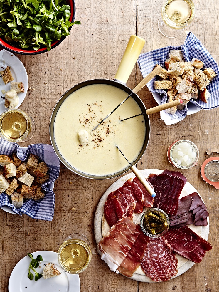 Half-om-half fondue met Le Gruyère AOP Classic en Vacherin Fribourgeois AOP